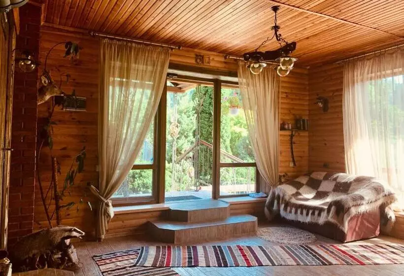 Majatalo бойківчанка
