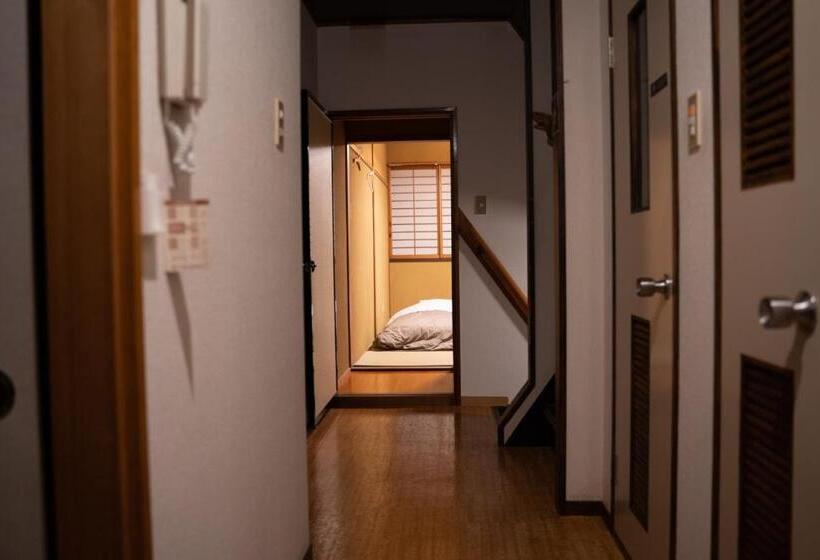 פנסיון 泊まれる図書館 寄処  Yosuga