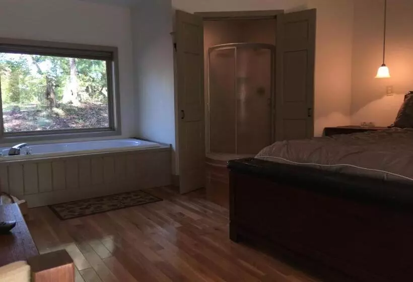 Aamiaismajoitus (B&B) River House Inn