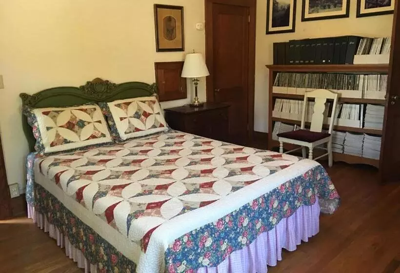 Aamiaismajoitus (B&B) River House Inn