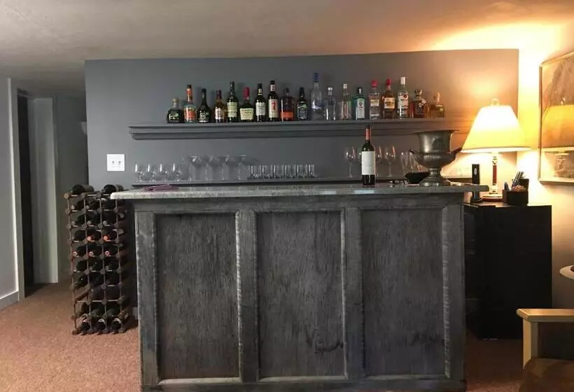 Aamiaismajoitus (B&B) River House Inn