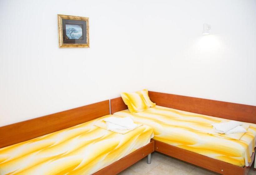 Hôtel хотел тихия кът