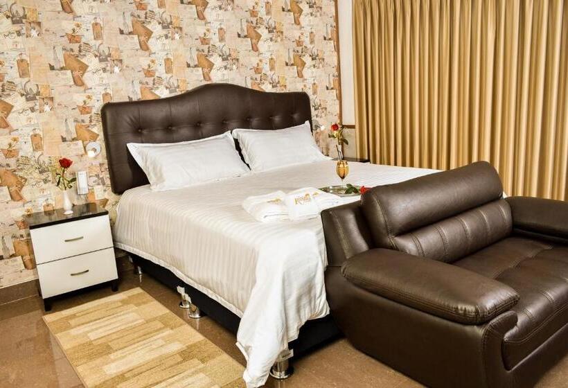 Отель Costa Riviera