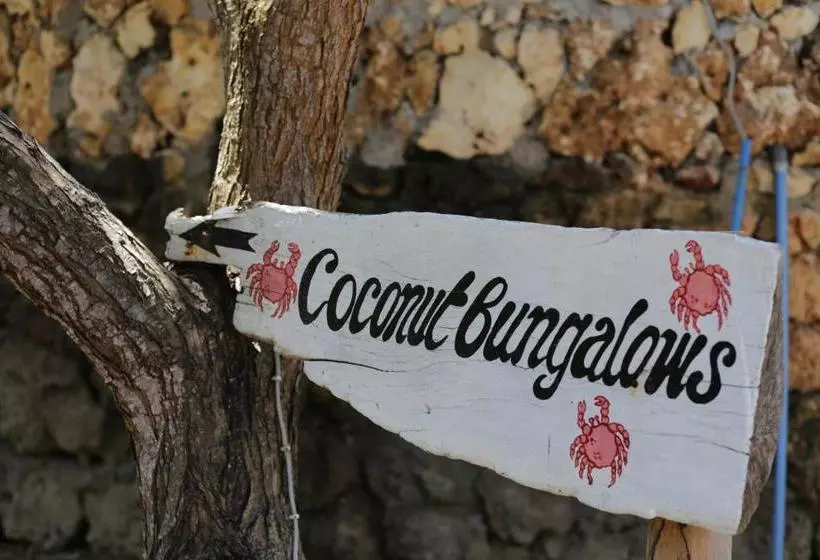 هتل The Beach Crab Resort