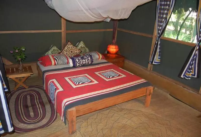 هتل The Beach Crab Resort