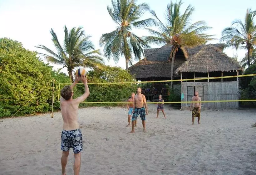 هتل The Beach Crab Resort