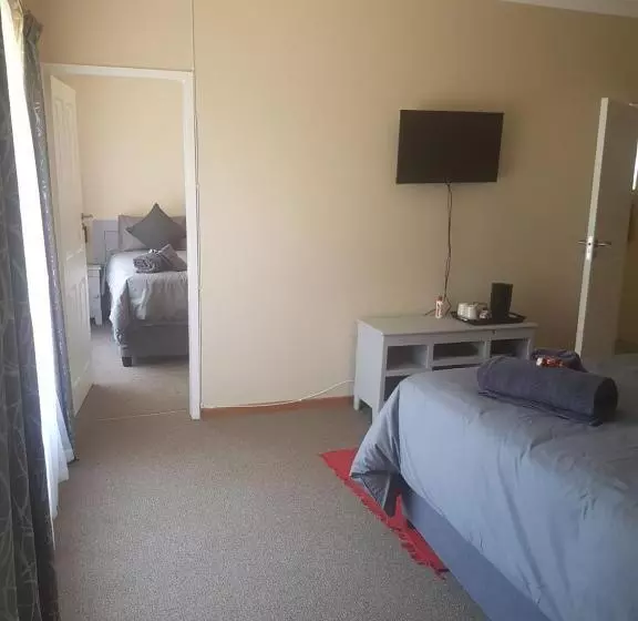 پانسیون 6 On Capella Guesthouse