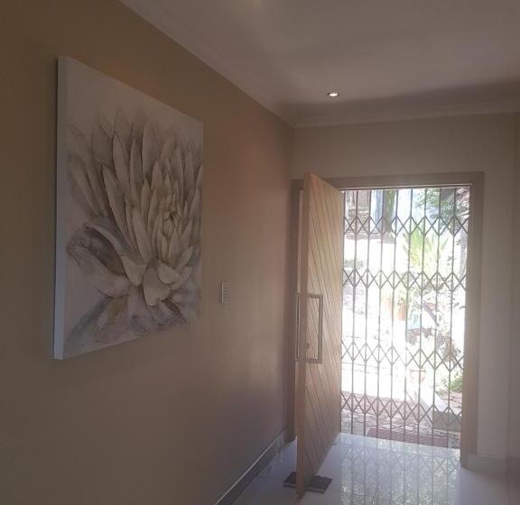 Pension 6 On Capella Guesthouse