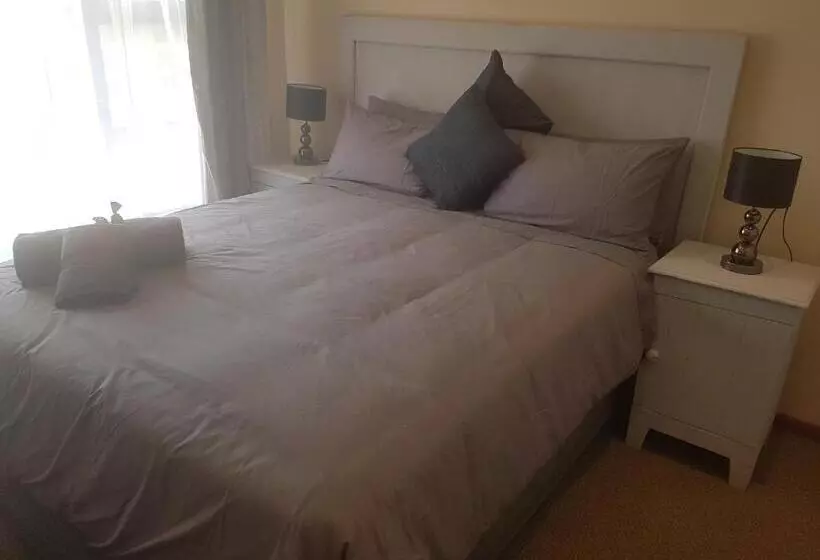 پانسیون 6 On Capella Guesthouse