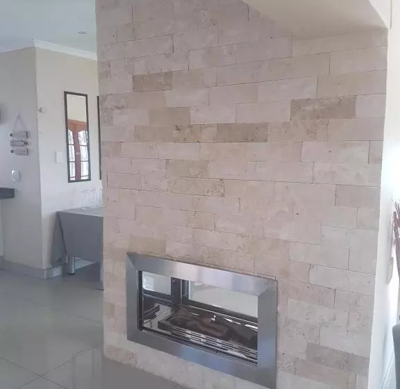 پانسیون 6 On Capella Guesthouse