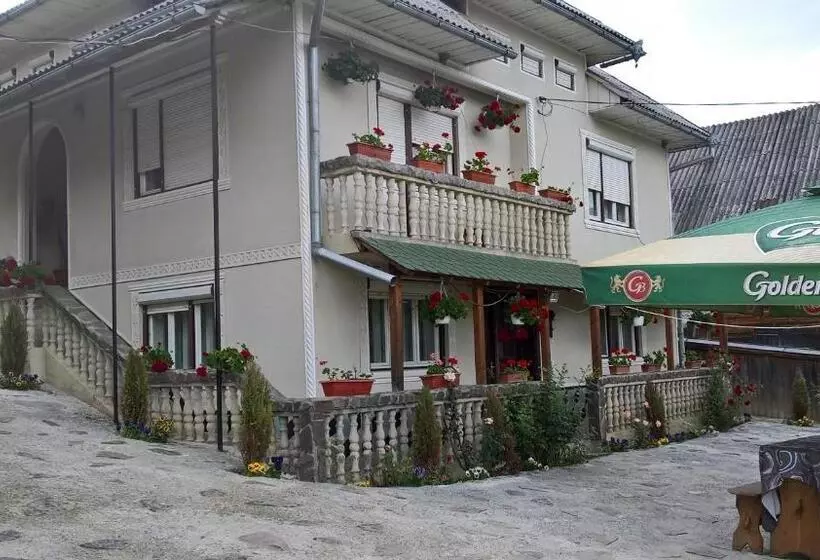 Majatalo Casa Ionela Petreus