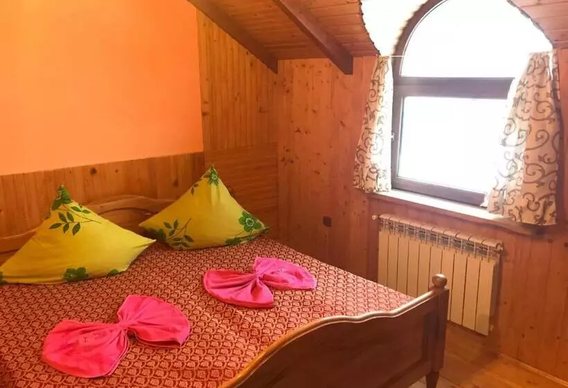 Majatalo Shelest Vody