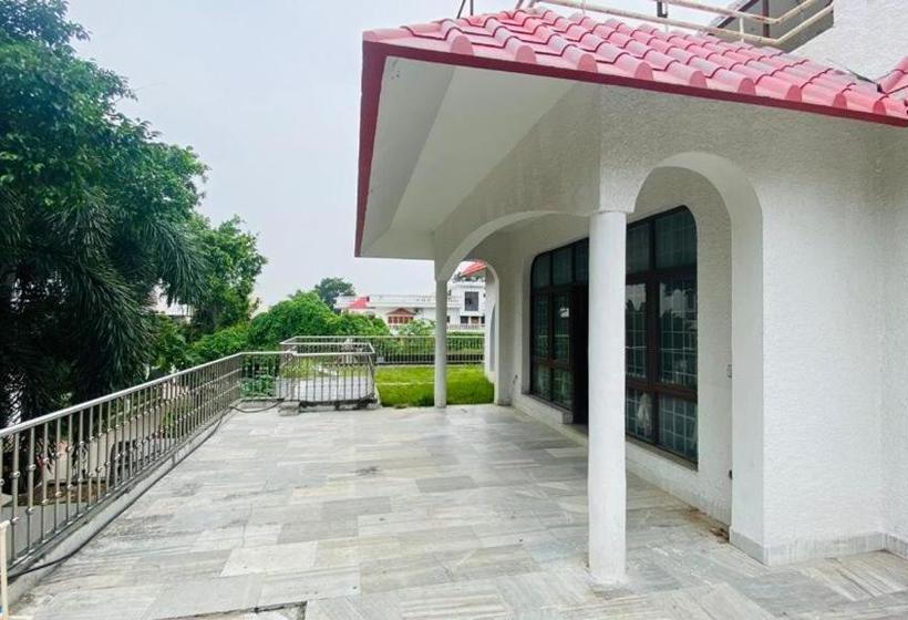 هاستل Theresidencyinn