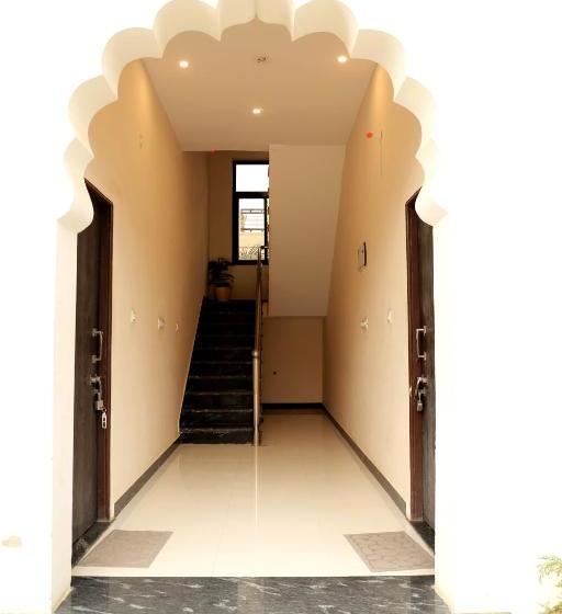 בית מלון כפרי Aravali Hills Resort