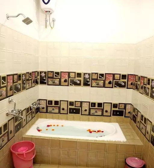 هتل Aravali Hills Resort