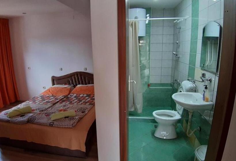 پانسیون Tija Apartments