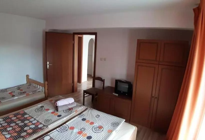 پانسیون Tija Apartments