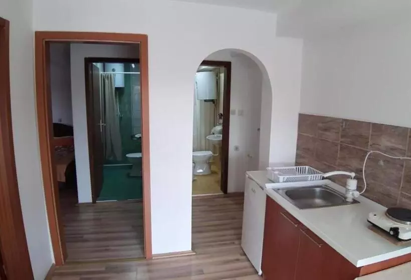 پانسیون Tija Apartments