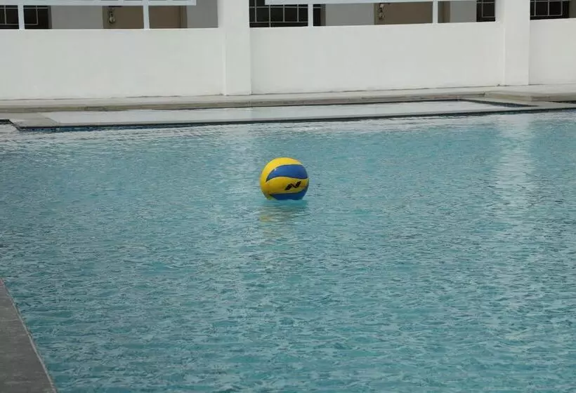 Hotelli Ganesh Beach Resort