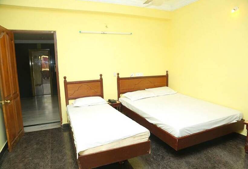 Hotel Ganesh Beach Resort