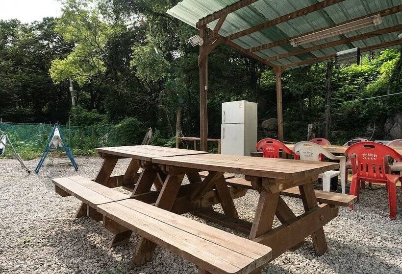 Motel Pocheon  Kingdom