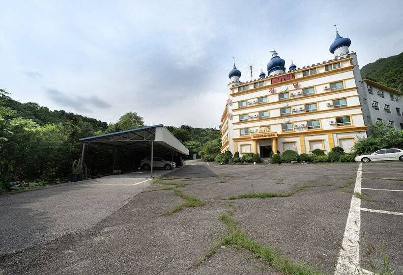Motel Pocheon  Kingdom