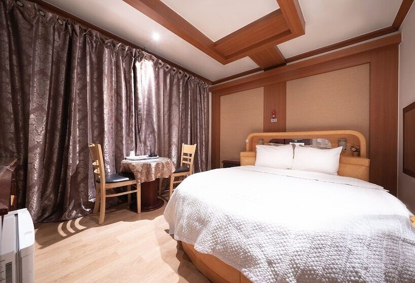 Motel Pocheon  Kingdom