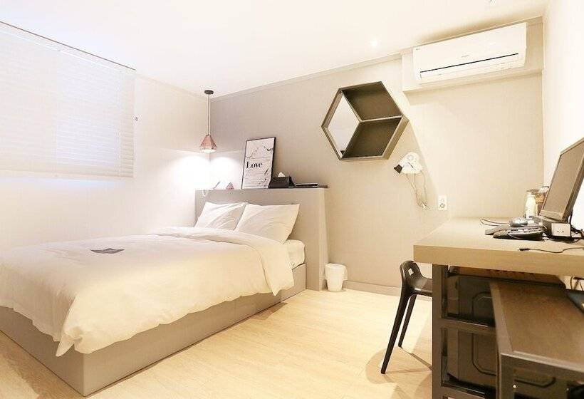 מוטל Yam Guri Sutaek