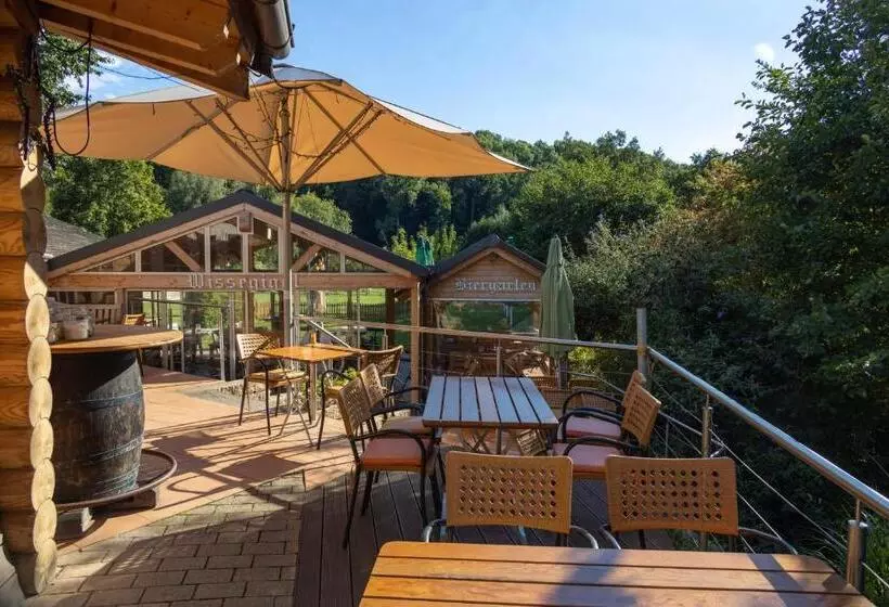 Retkeilymaja Carolinger Hüttendorf