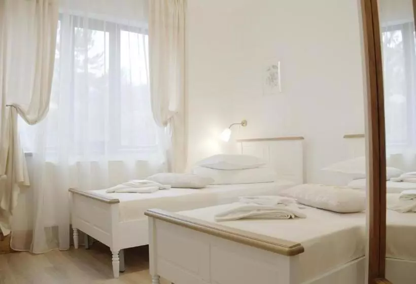 Hotelli Casa Colinelor