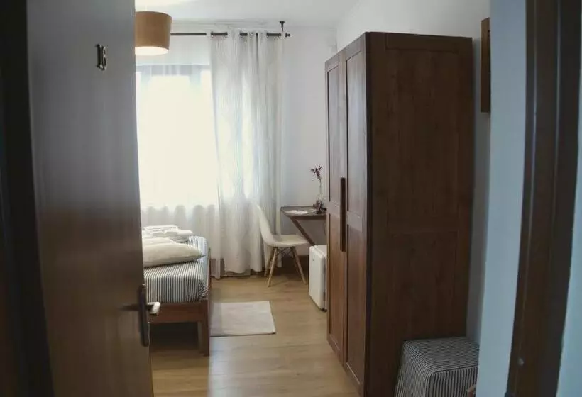 Hotelli Casa Colinelor