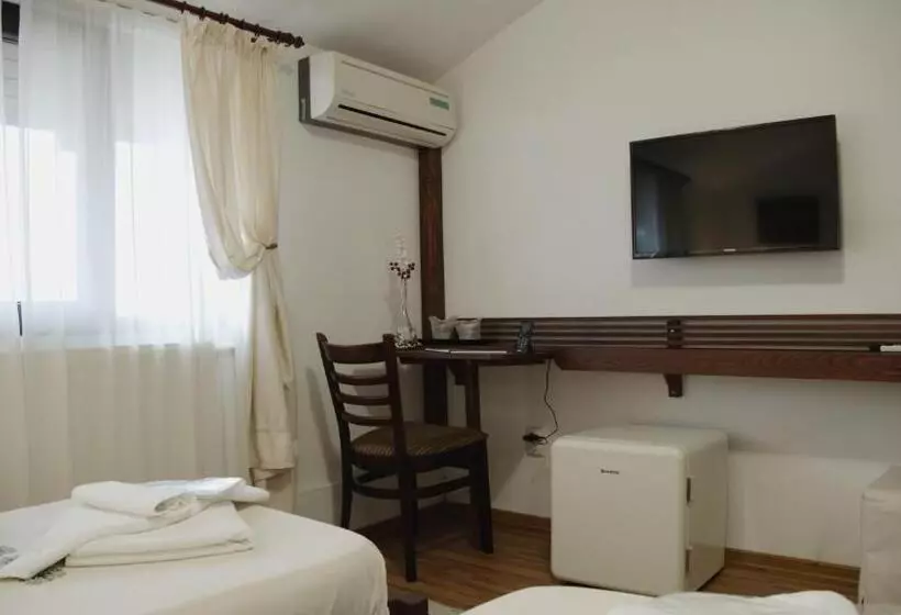 Hotelli Casa Colinelor