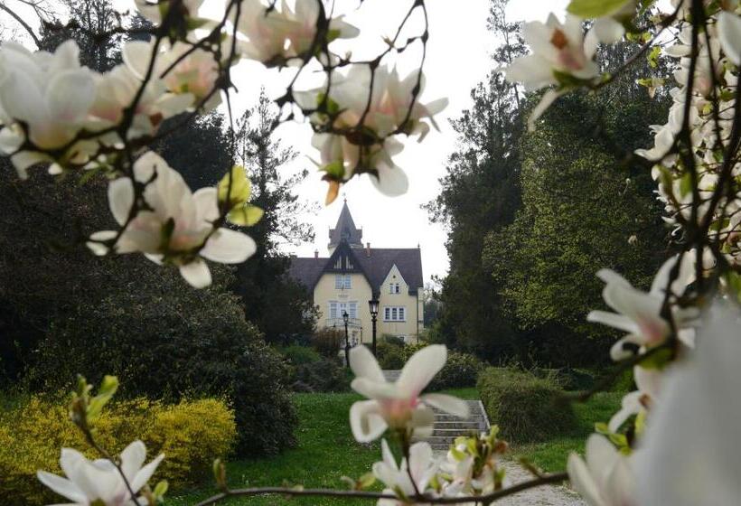 Отель Festetich Kastélyszálló és Zsuzsanna