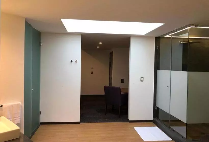 ホテル Kaia Suites