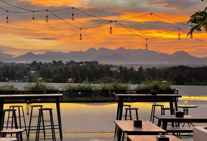 ホテル Kaloka Airport