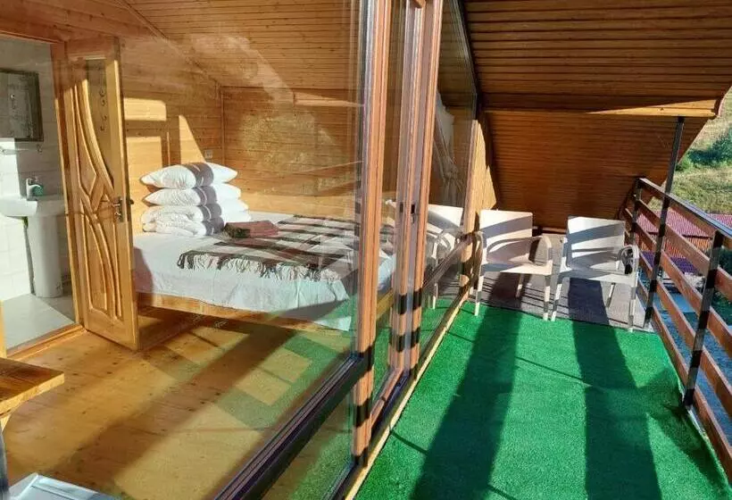 ペンション під горбком