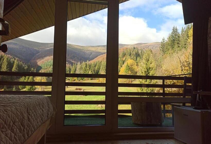 膳宿费 під горбком