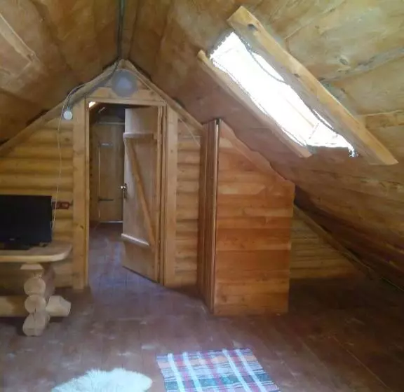 ペンション під горбком