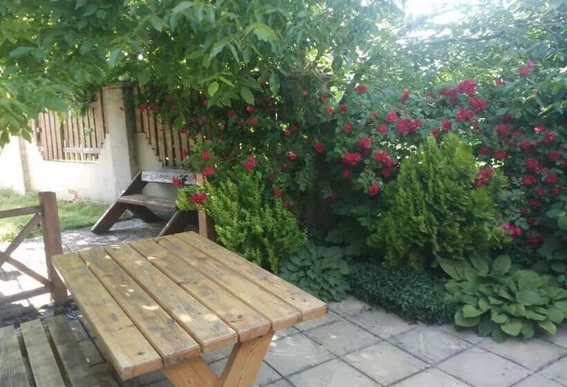 ペンション Villa Del Grossa будинок з каміном та чаном на дровах