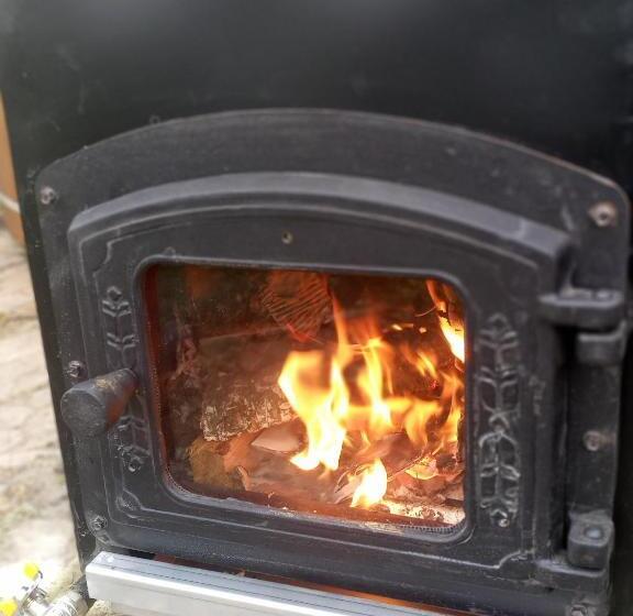 بنسيون Villa Del Grossa будинок з каміном та чаном на дровах