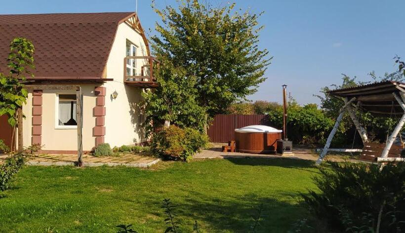 بنسيون Villa Del Grossa будинок з каміном та чаном на дровах