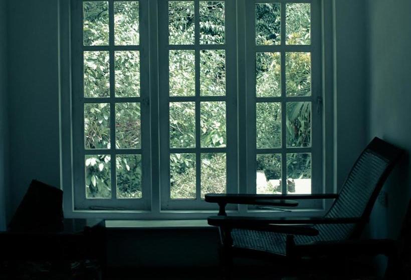 Surrey Bird Sanctuary & Holiday Resort