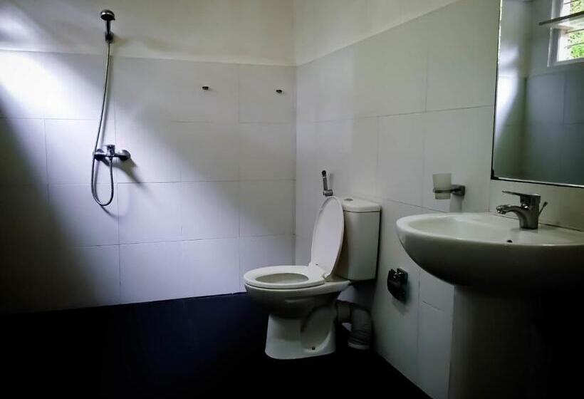 Surrey Bird Sanctuary & Holiday Resort