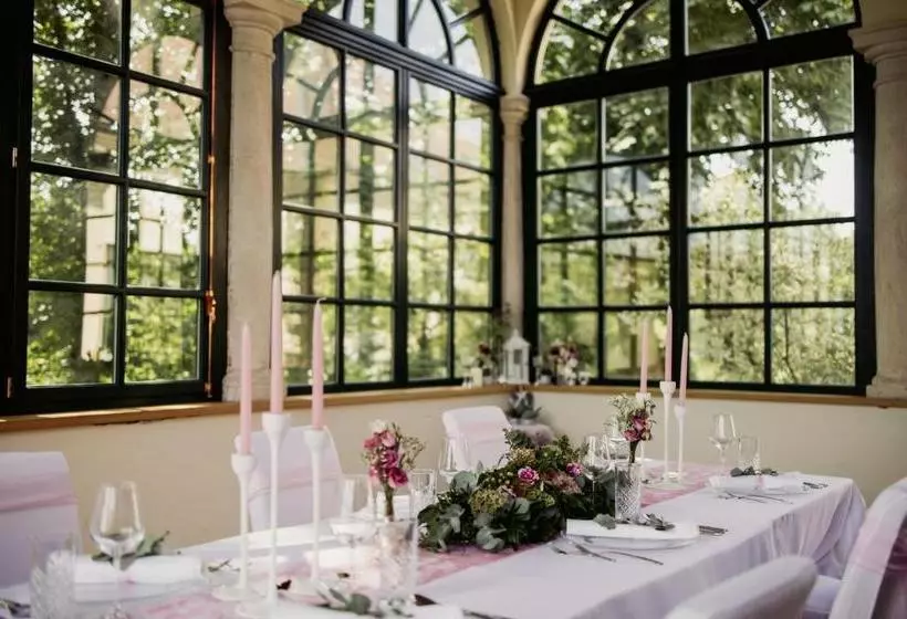 ユースホステル Schlossgasthof & Hotel Rosenburg