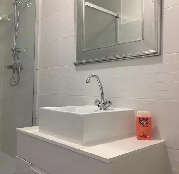 Domaine De Lescout Chambres & Gîtes Spapiscine