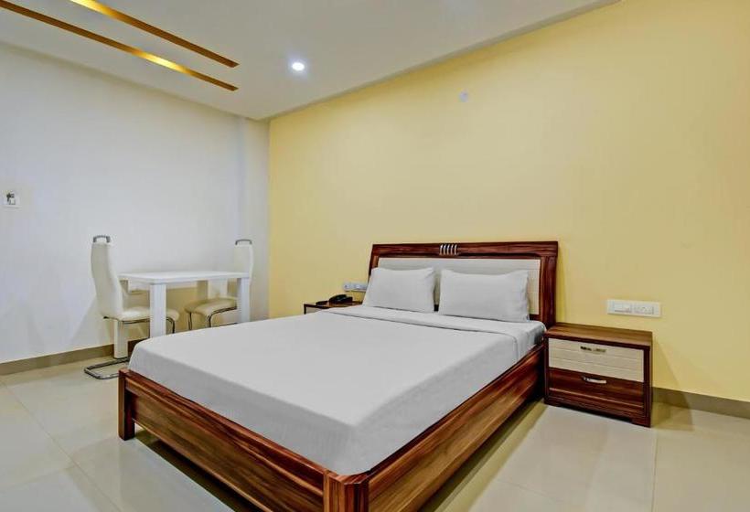 Hotel Rashi Comforts By Coastal Dine