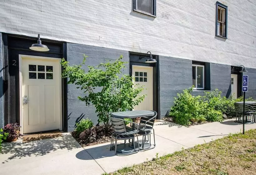 ホテル Tobacco Warehouse Inn