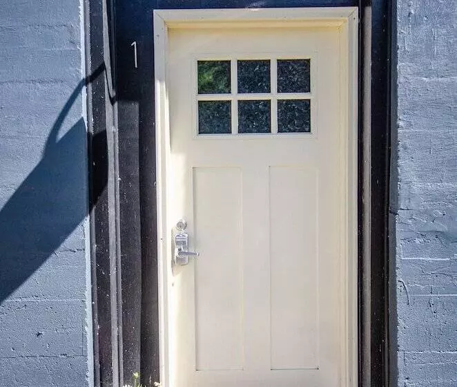 ホテル Tobacco Warehouse Inn