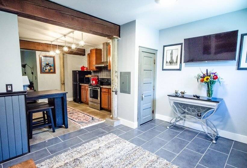 ホテル Tobacco Warehouse Inn