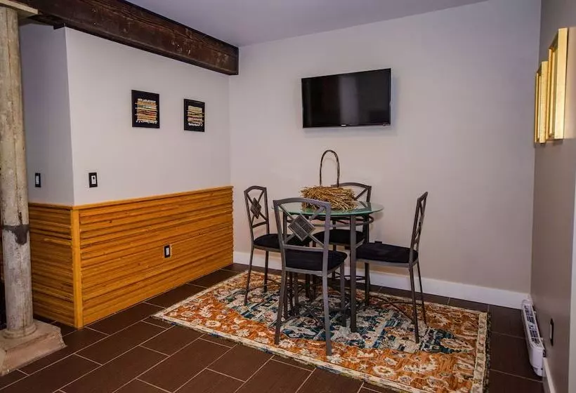 ホテル Tobacco Warehouse Inn